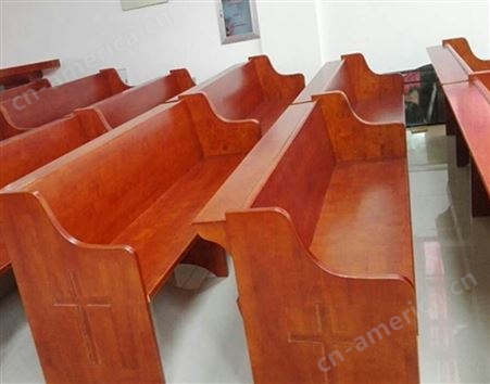 教堂祷告椅子