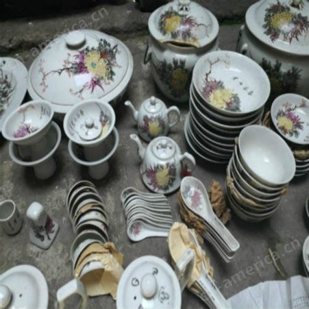清代了花瓶回收价格   老瓷器花瓶回收   老紫砂花盆收购价格