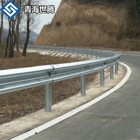直销新疆波形护栏板 高速公路护栏