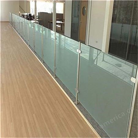 耀晶 护栏玻璃 规格齐全 可供选择 种类多 厚度高